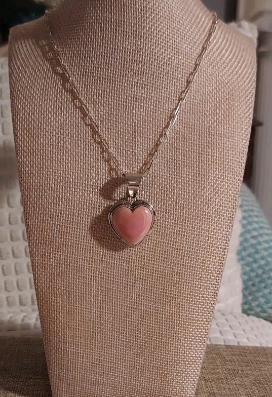 New Large Navajo Artist SS & Natural Pink Conch Heart Pendant with Paper Clip