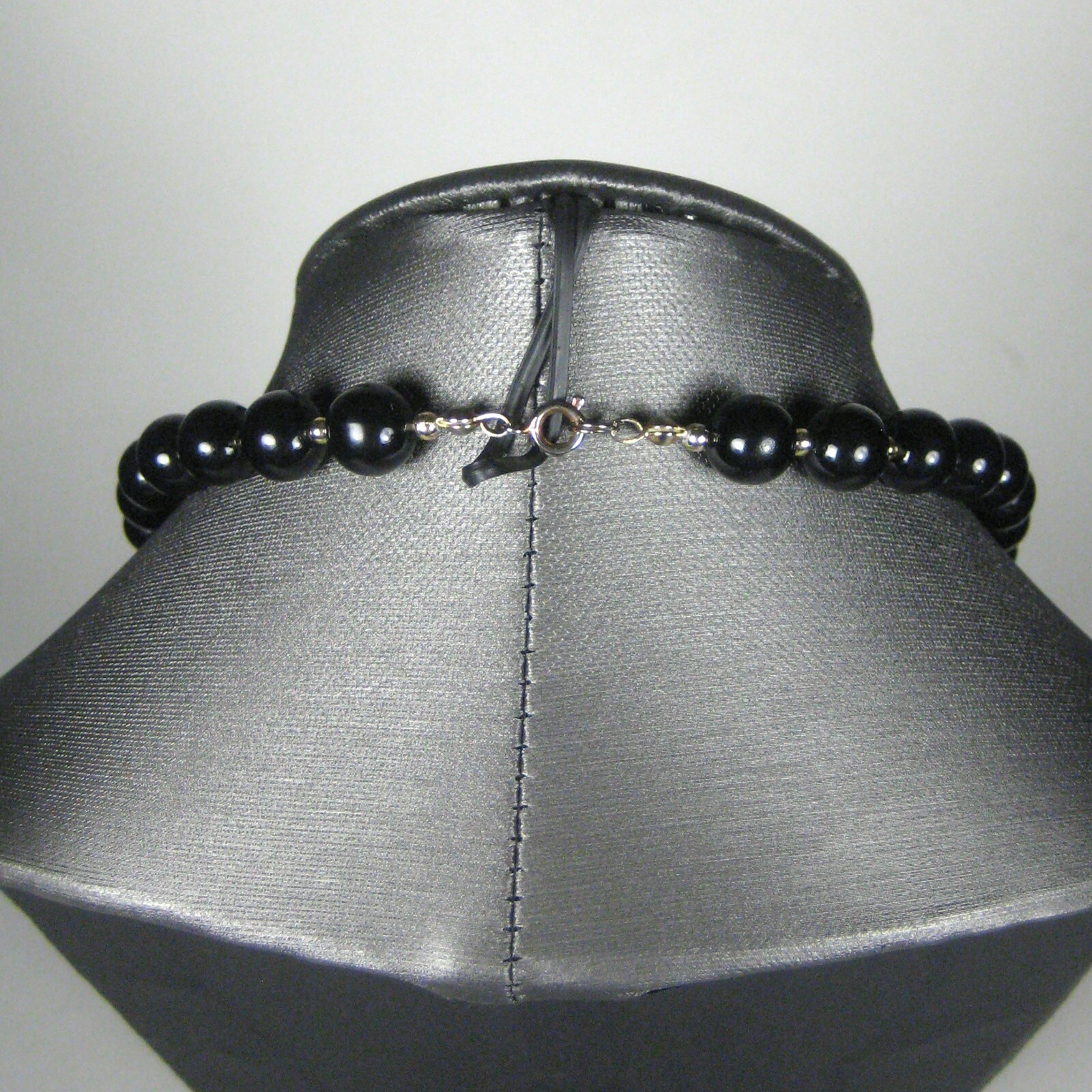 Necklace Womens Strand 20 Inch Black Plastic Beaded Goldtone Classic String