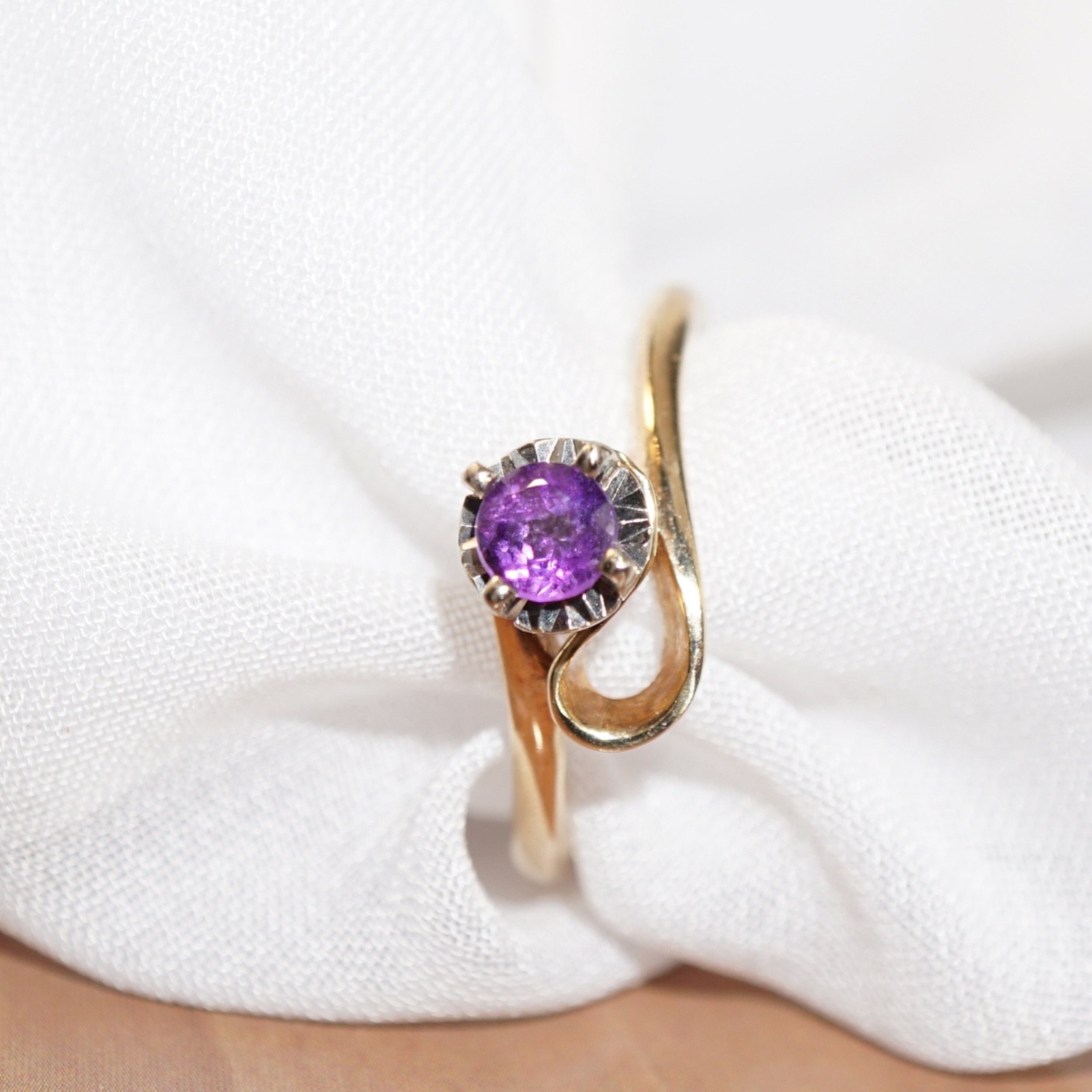 14K Solid Gold Loop Amethyst Ring, Natural 0.2 Carat Purple Gemstone, Size 5.75