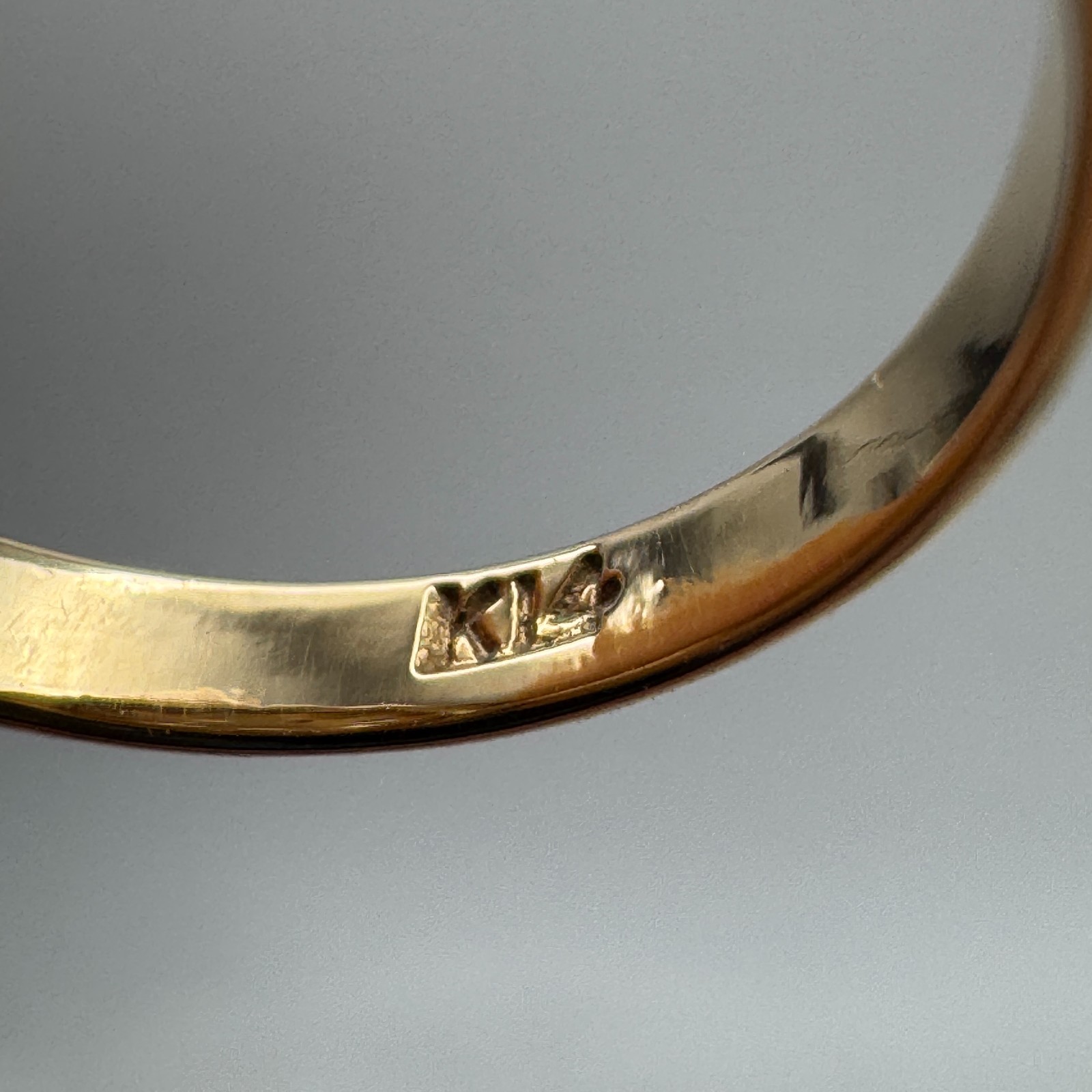 Solid 14k Gold Ring with Pearls and Rubies / Size 5 / 18.44 mm Wide / 6.88 Grams