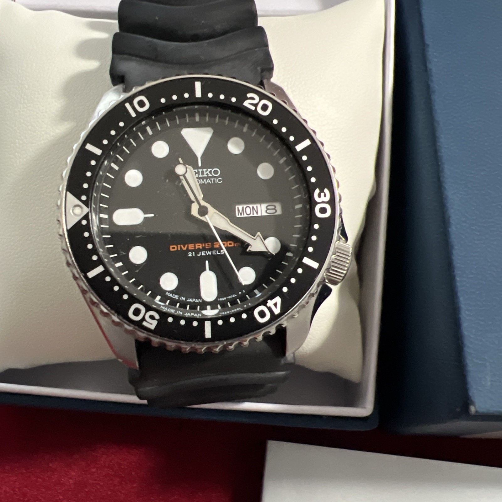 Seiko Men’s Black Watch – SKX013K Seiko Scuba N.O.S. SKX007 Seiko skx007j