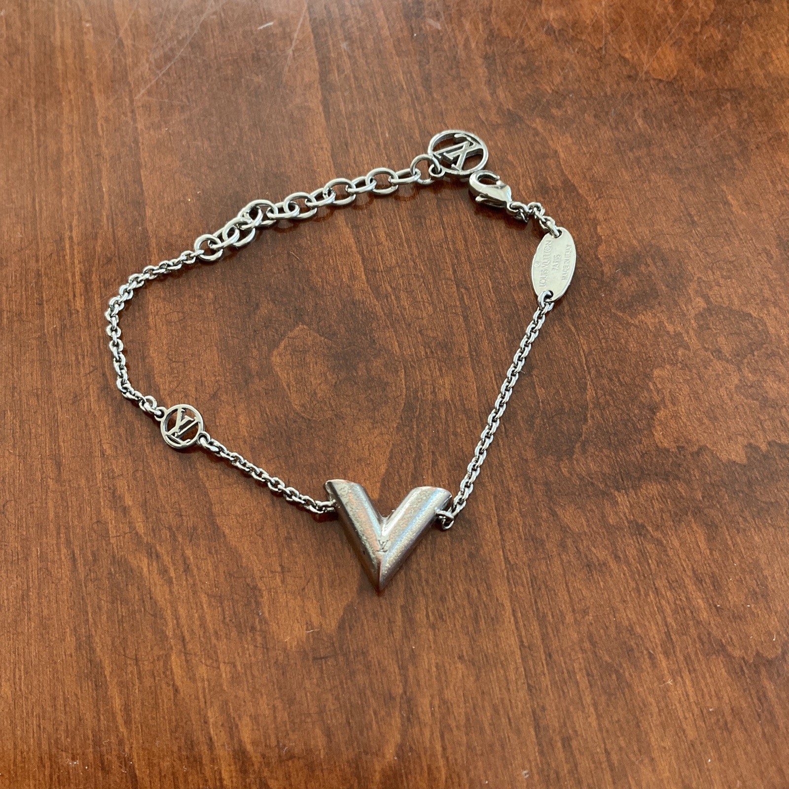 Louis Vuitton Essential V Bracelet