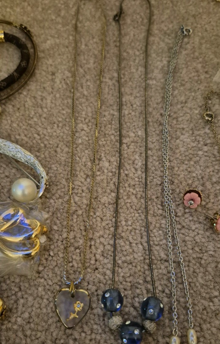 Mixed Jewelry Lot Mixed Variety Wearable Products Necklaces Bracelets Locket Etc