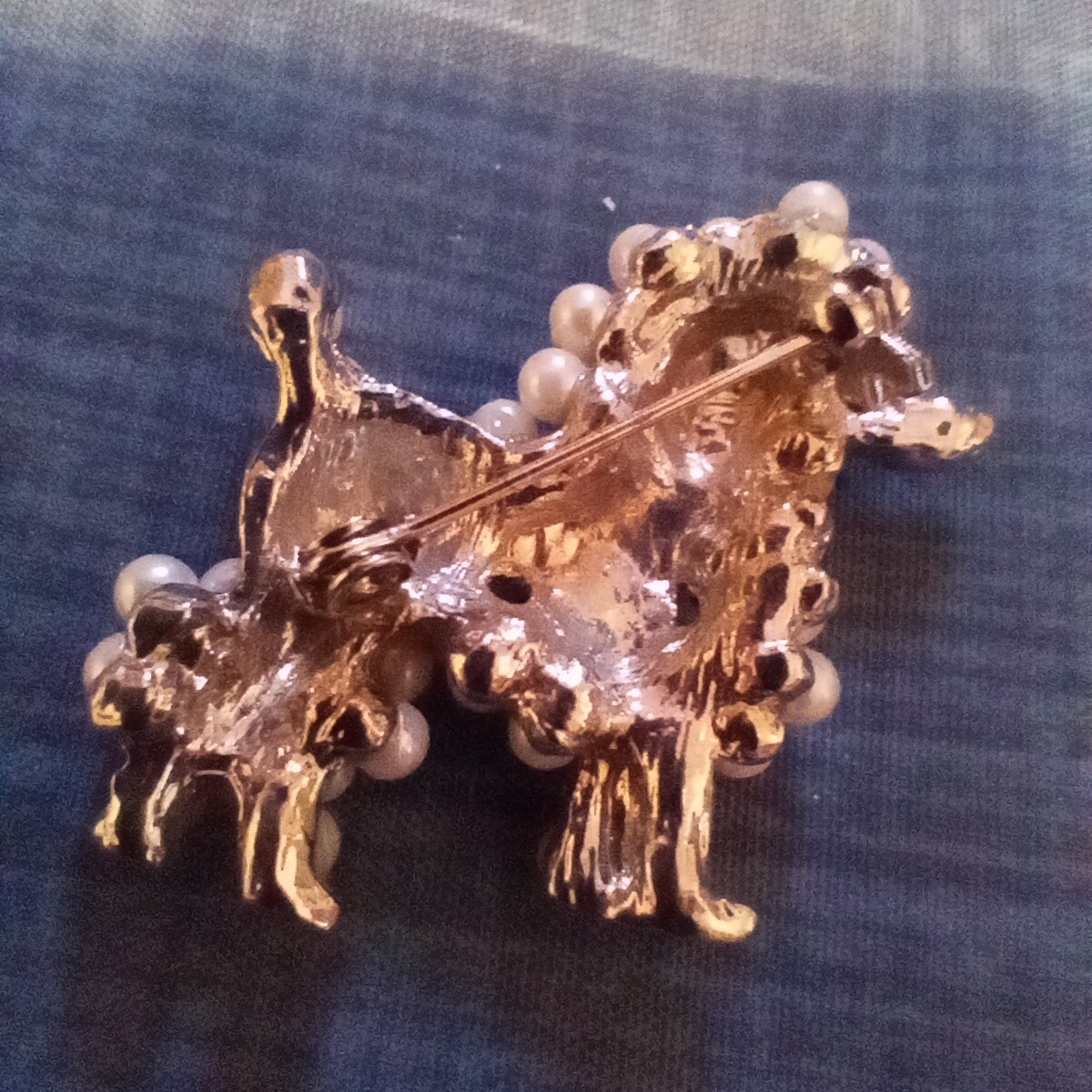 Poodle Brooch Costume Silver White Pearl & Glass Twist Clasp 1.25X1.25″ EUC