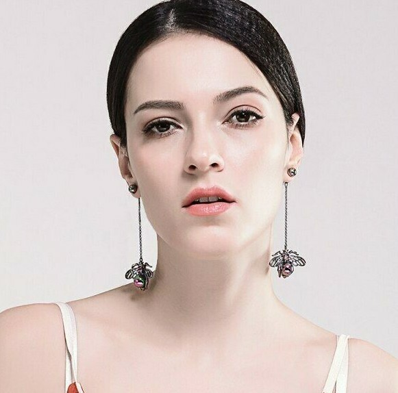 US Seller Betsey Johnson Crystal Black Pearl Bee Insect Long Dangle Earrings