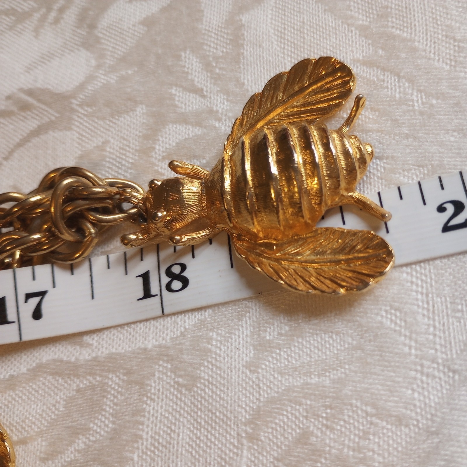 Vintage Goldtone 3 large bumblebee Insect statement necklace 26 + 6in