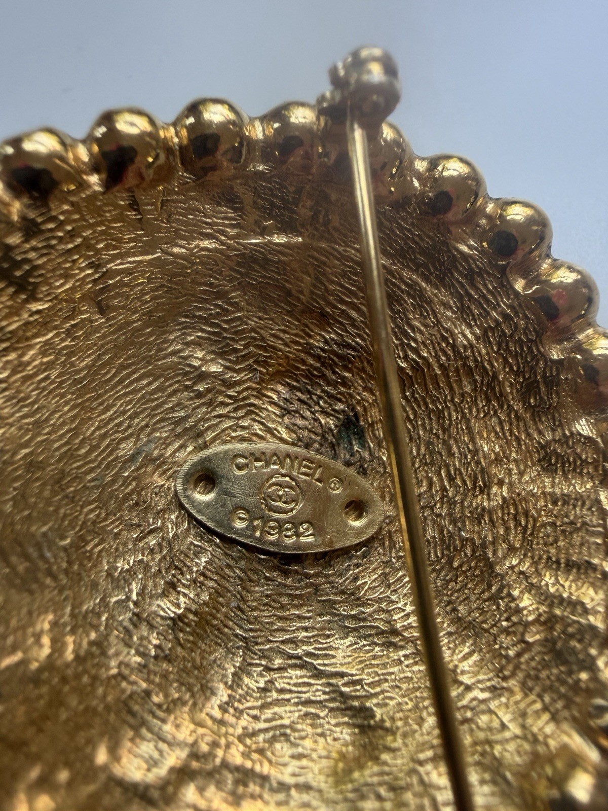 RARE Authentic Chanel Golden Metal Lion Head Brooch 1982 Designer Vintage Leo