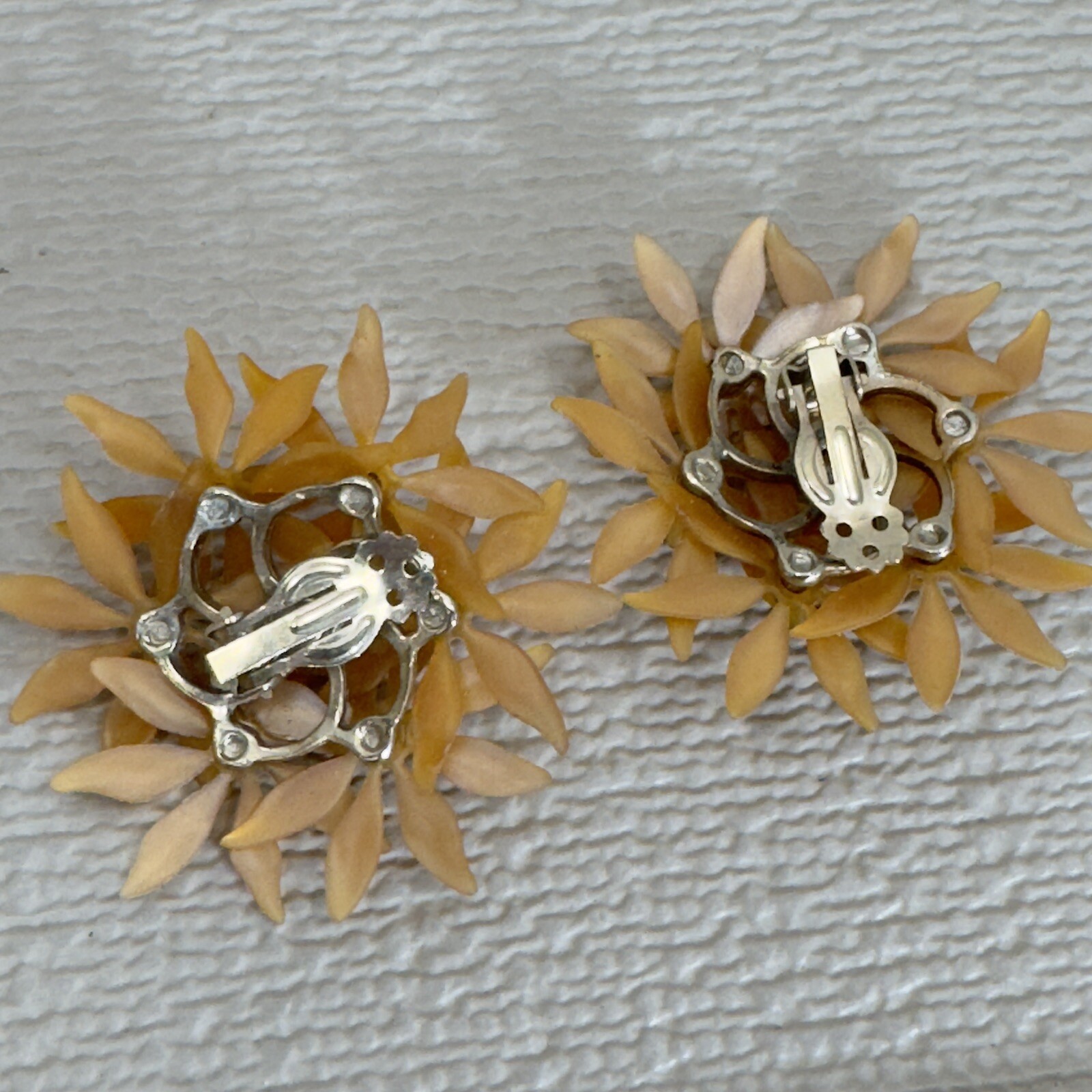 Vintage Retro MCM Orange Plastic Flower Cluster Shoe Clips 2″ ~ Barrett Clips
