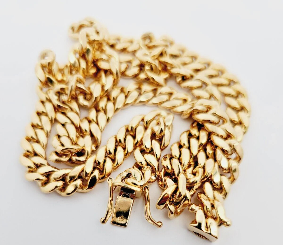 10KT Yellow Gold Curb Link Chain Semi solid 20 inches long x 6.90 mm x 3.14 mm