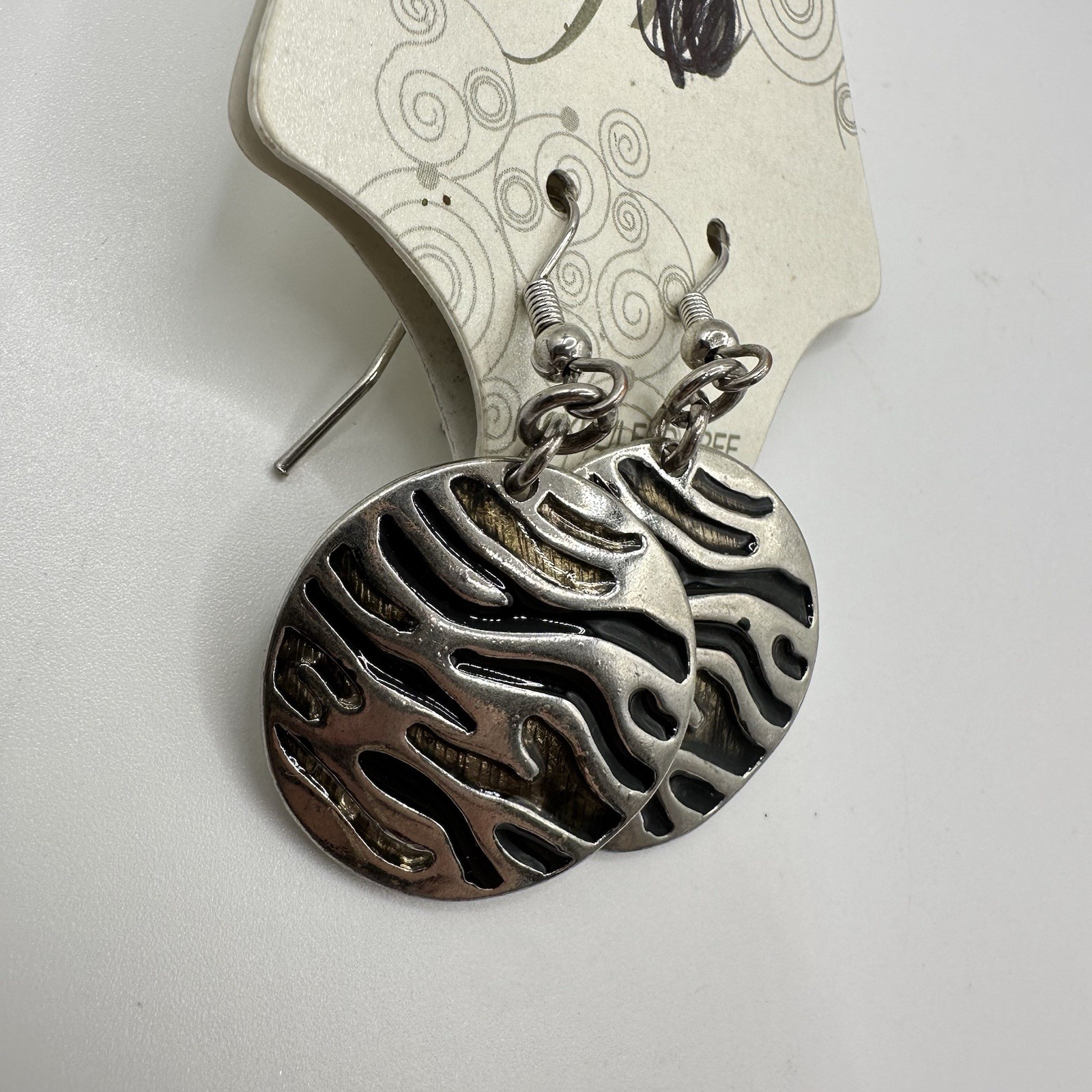 VTG New Silver Tone Dangle Earrings Round Tiger Zebra Emboss Nickel/Lead Free