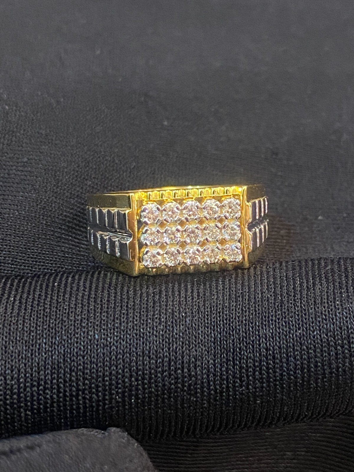 1/2 Cts Round Brilliant Cut Diamonds 15-Stone Men’s Anniversary Ring In 14K Gold