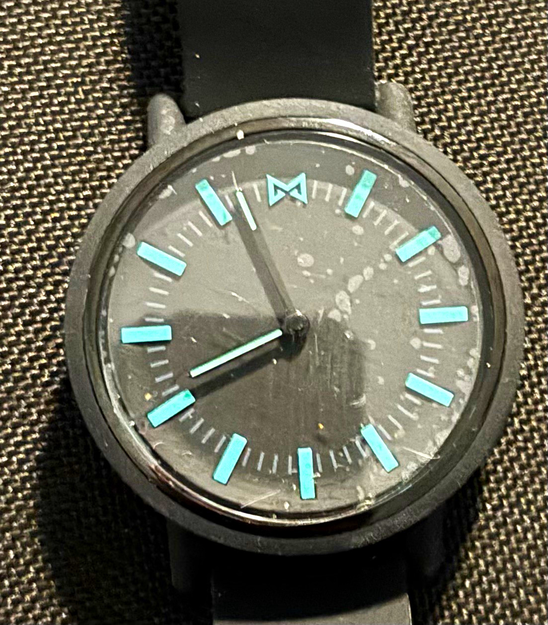 Misfit Hybrid Smartwatch Black/Blue Dial Black Silicone Strap New Battery
