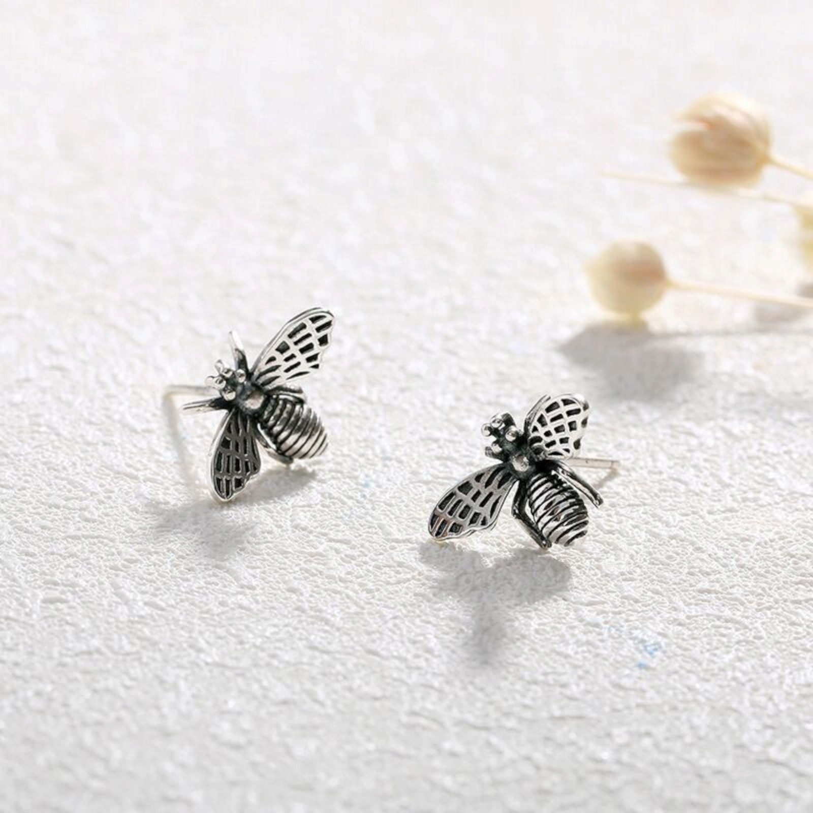 Honeybee 925 Sterling Silver Retro Bee Hypo-Allergenic Post Stud Earrings C45
