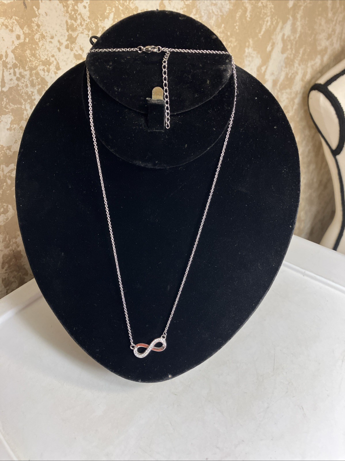 HMK LIC Stainless Steel Infinity Necklace 18-20” Adjustable Elegant Gorgeous