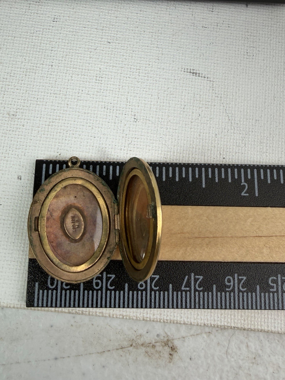 Vintage 1/20th 12k Gold Filled Bird With Nest Oval Locket Stamped MB