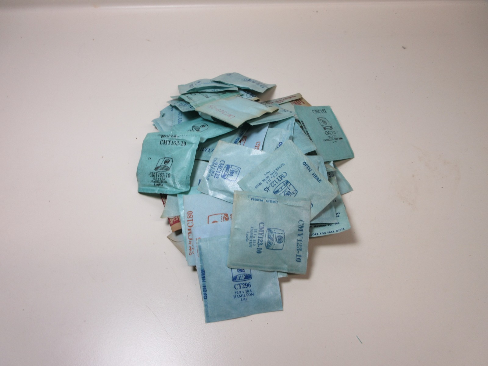 LOT OF 50 G.S WATCH CRYSTALS FOR HAMILTON NEW OLD STOCK FLEXO WATCHMAKER #132