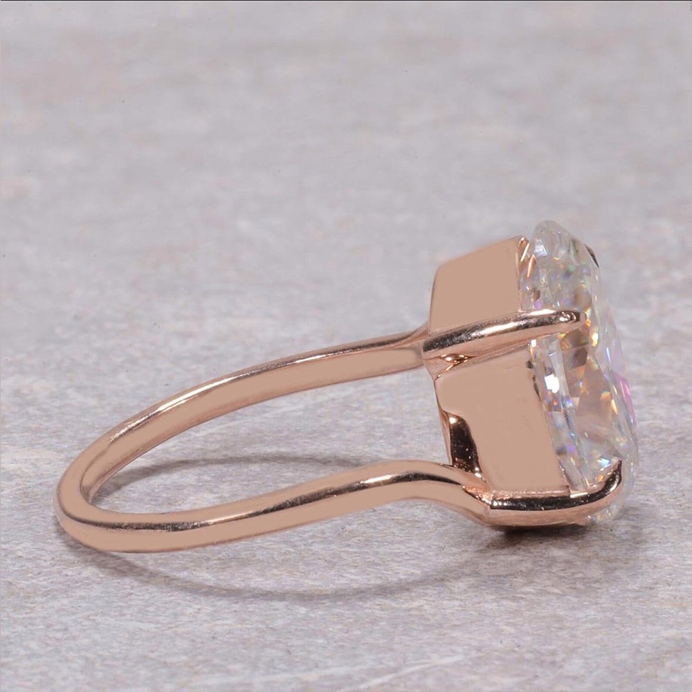 5.50 CTW Oval Cut VVS1 Moissanite Bypass Engagement Ring In 14k Rose Gold Plated