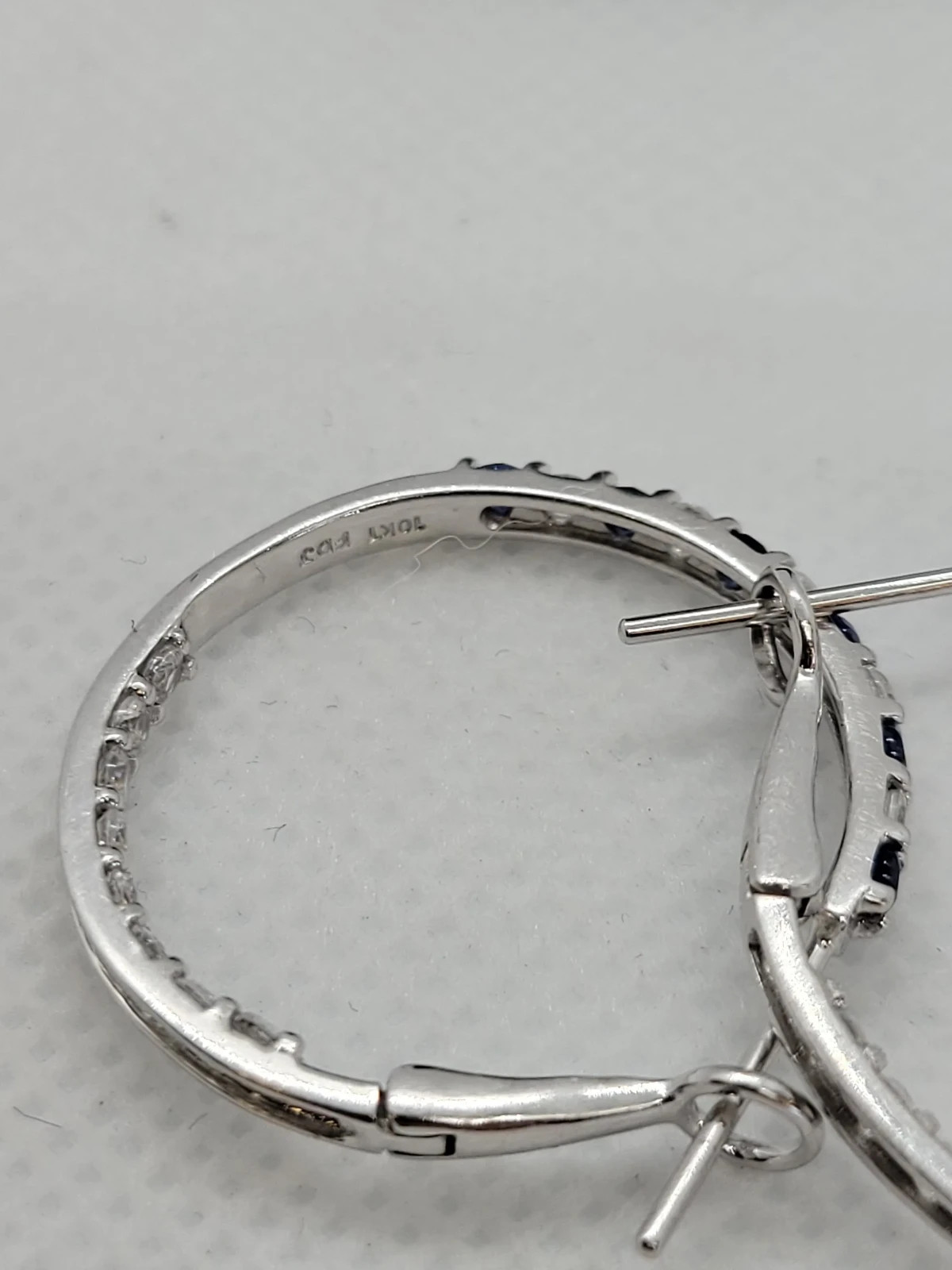 Jared 1Ok White Gold Blue and White Sapphire Sapphires Hoop Earrings with Paperw