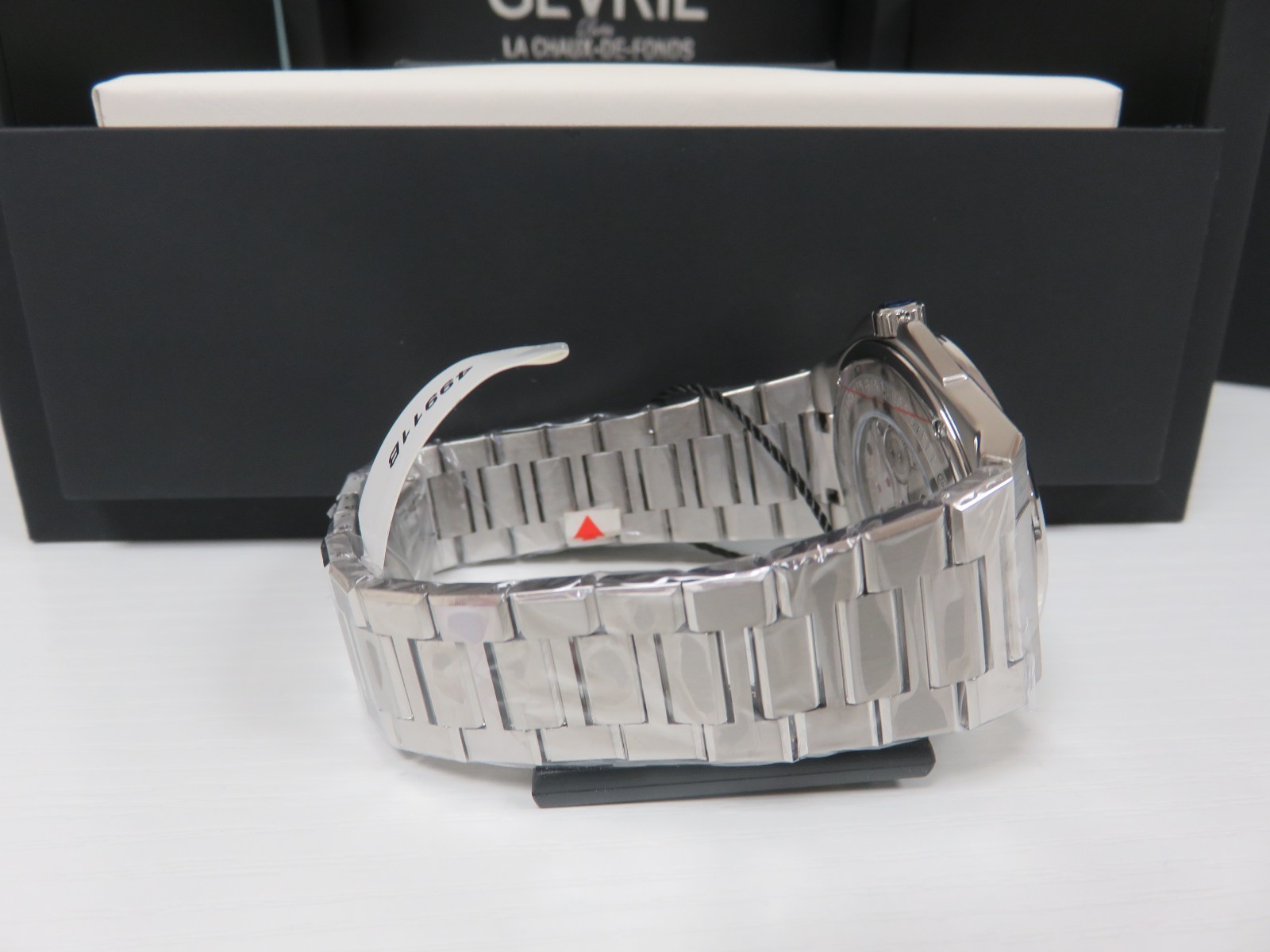 Gevril Men’s 49911B Montauk Sub Dial Swiss Made ETA 7001 SS 40mm Watch