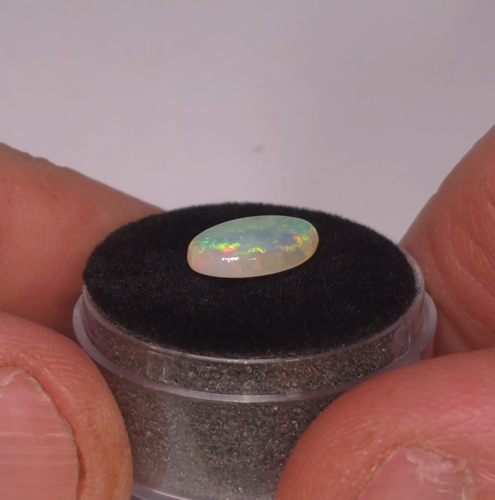 Coober Pedy solid opal. 1.75ct. 11 x 7.5mm Oval. Australian opal.