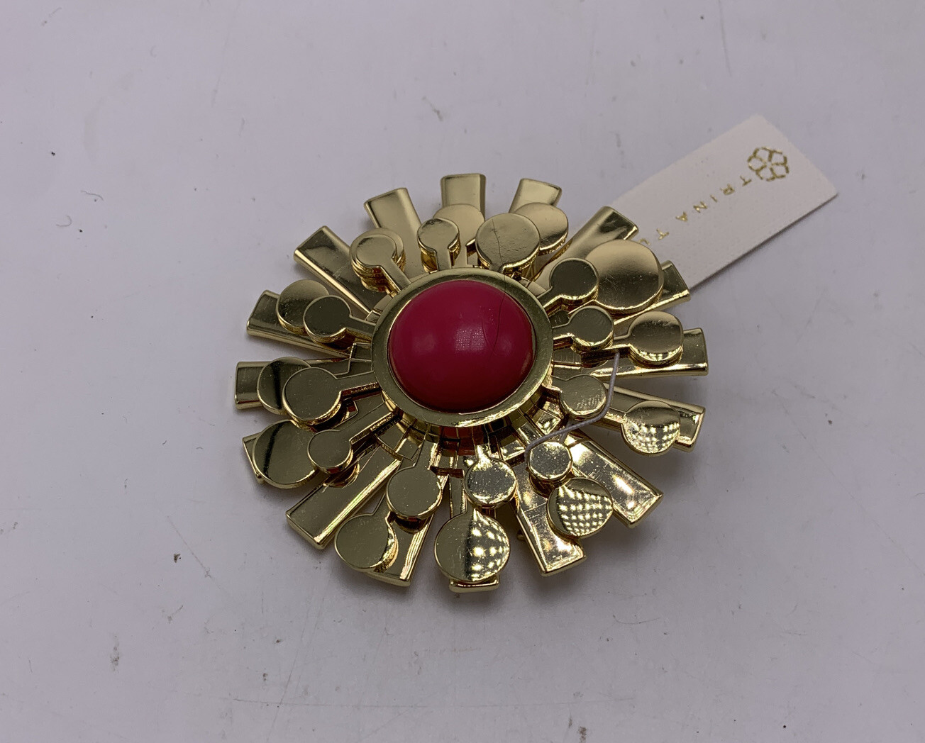 NWOT TRINA TURK INDAIN CAYNON GOLD TONE PINK STONE BROOCH X822-1