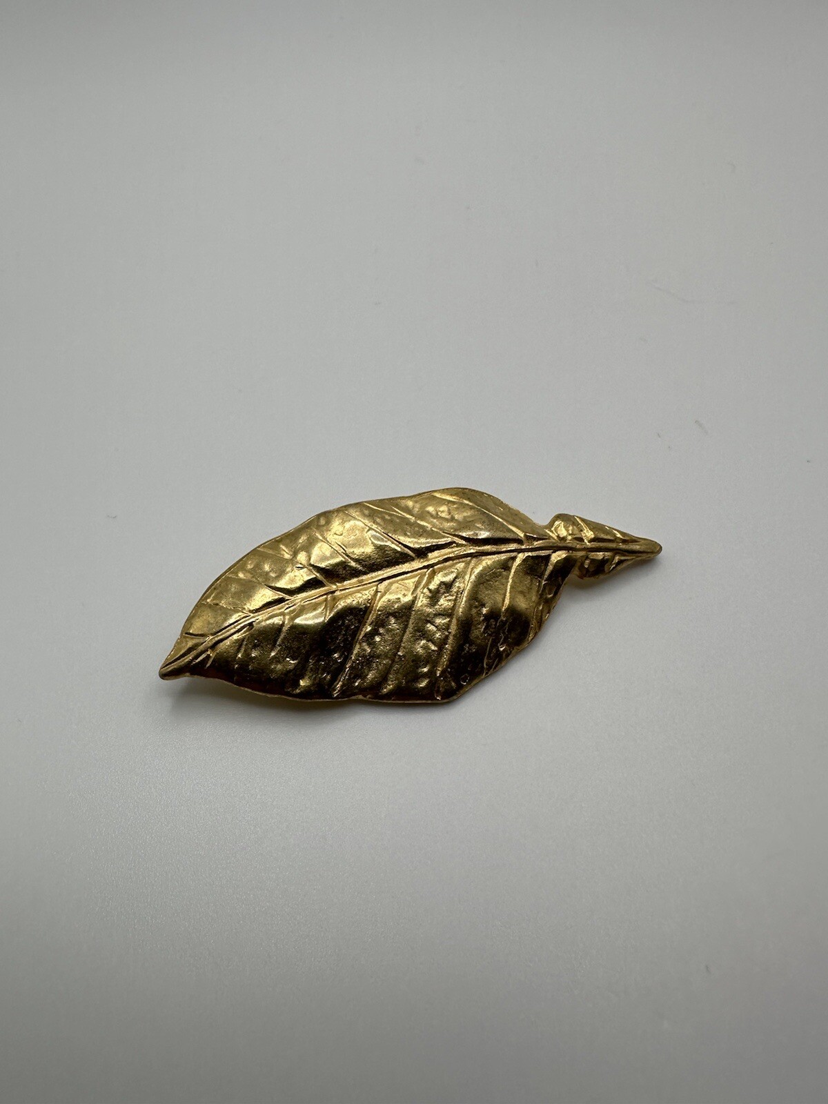 Vintage 6.6cm Gold Tone Leaf Brooch Signed M BB7