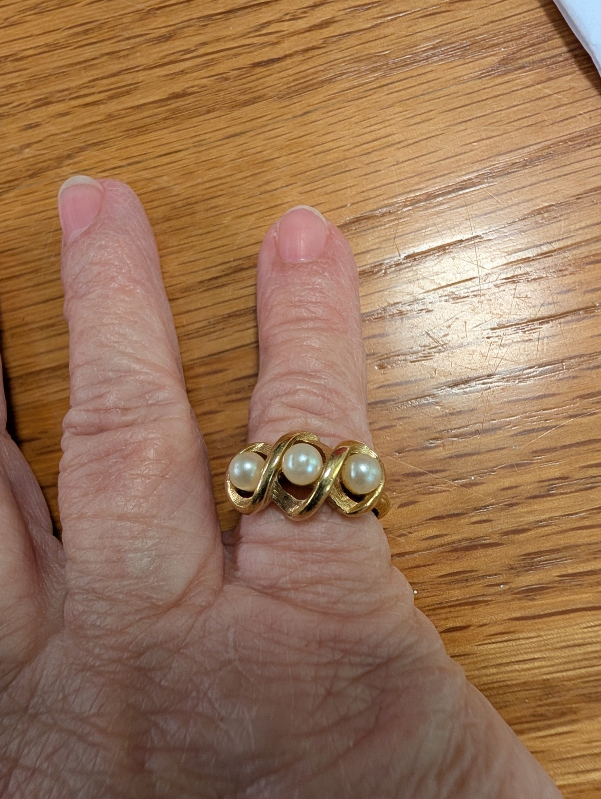 AVON 1972 Vintage Triple Twist Gold Tone Faux Pearl Cocktail Ring Adj #408 Small