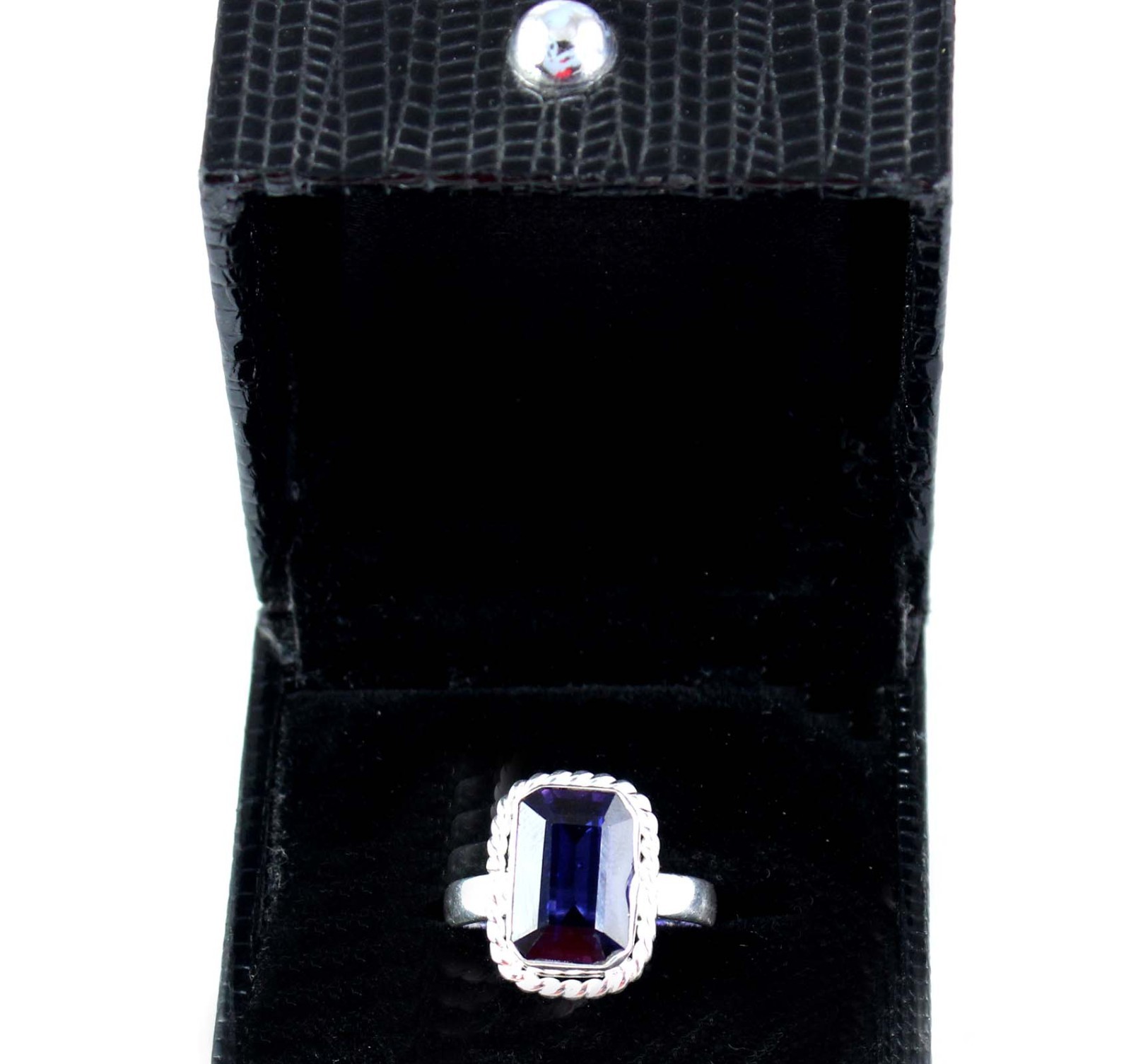 AGI Certified 17.50 Ct Natural Emerald Cut Boysenberry Sapphire Gemstone Ring