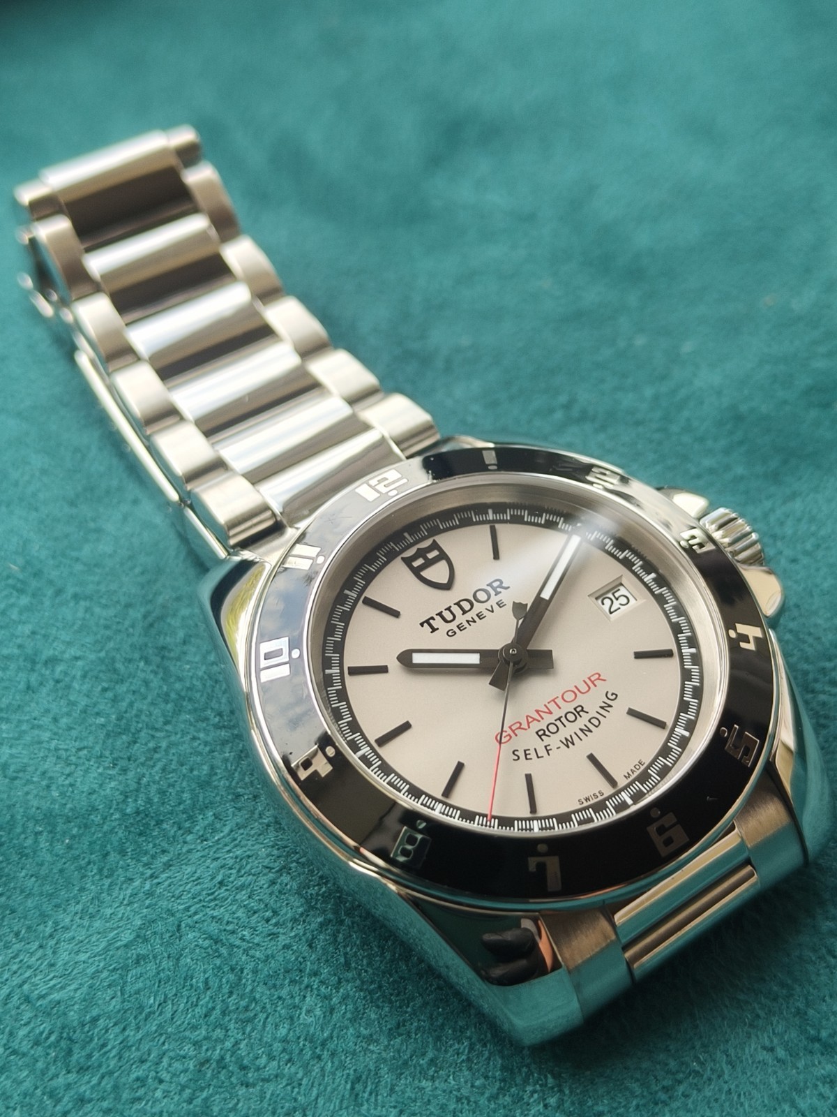 Tudor GranTour Date 41mm Special Dial Ref. 20050N Rare Model Good Condition