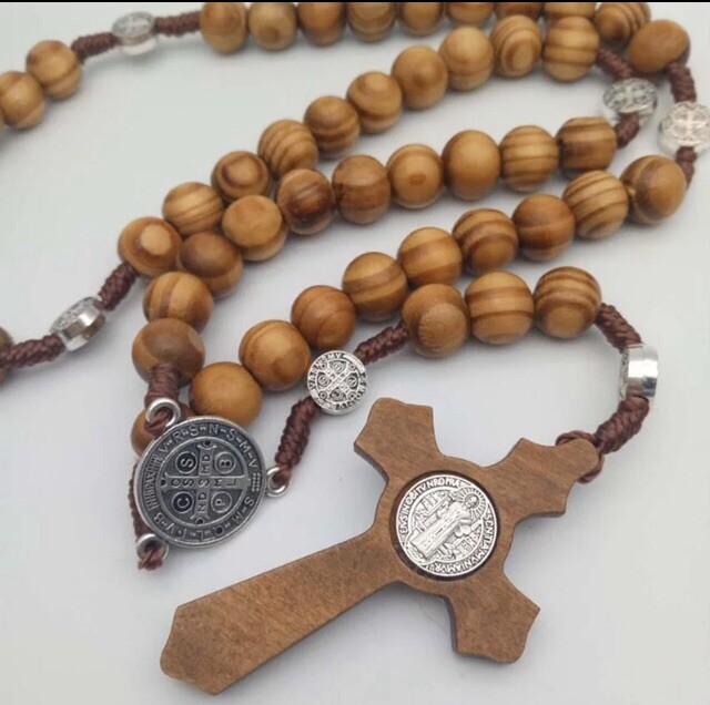 Wooden Rosary Beaded Necklace. Brand New Classic Design .