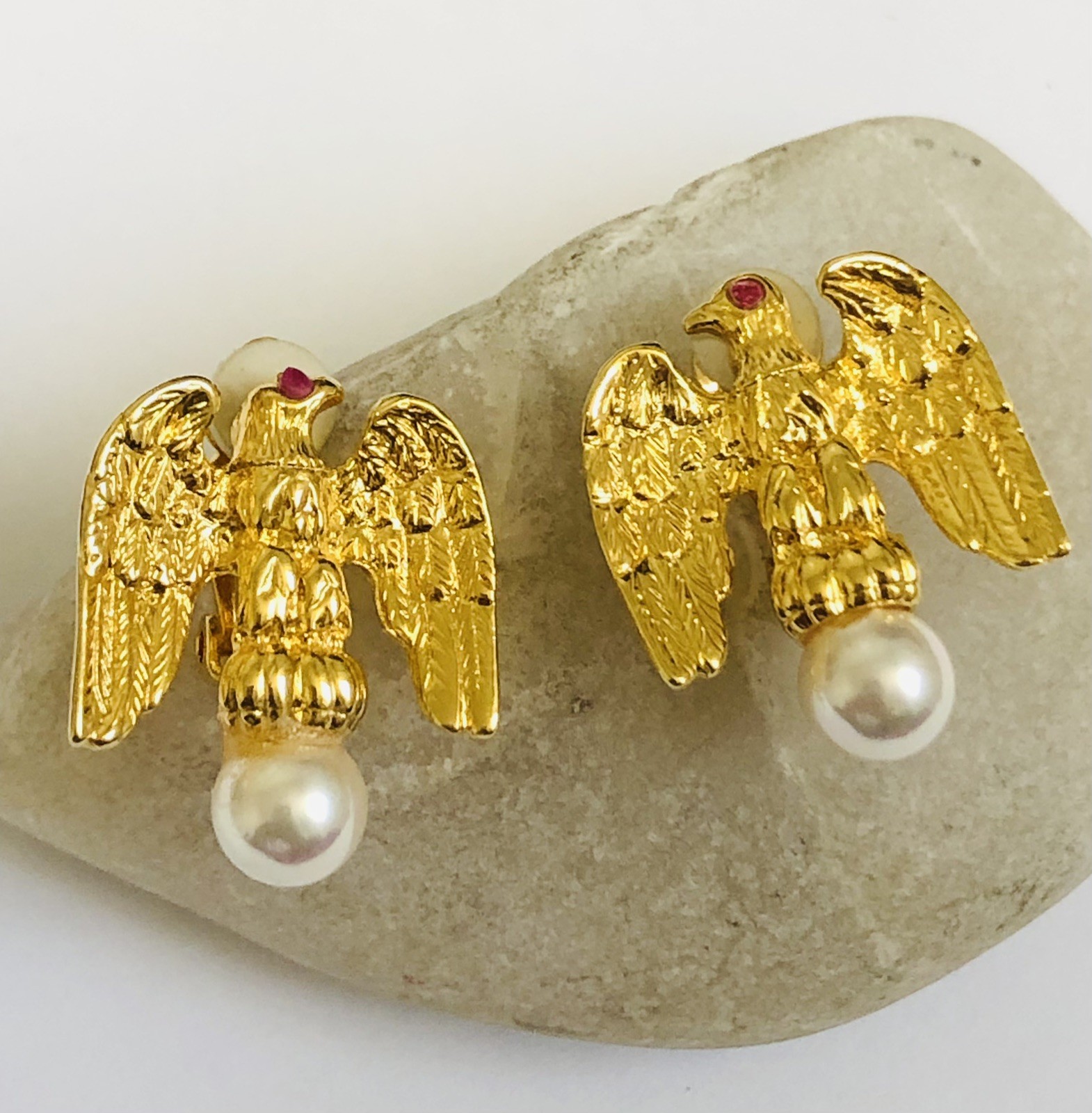 VTG ANN HAND Clip Eagle Earrings,W/ Red Eye&Faux Pearls Approx. 6 1/2–7mm
