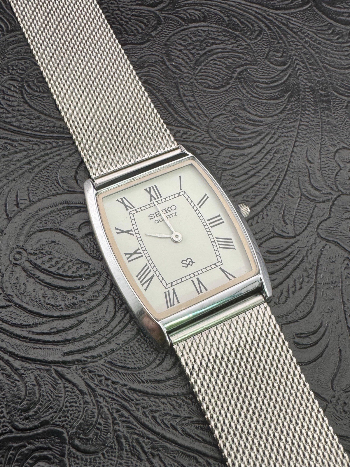 WHITE DIAL Vintage Seiko Slim Quartz Men’s Wrist Watch