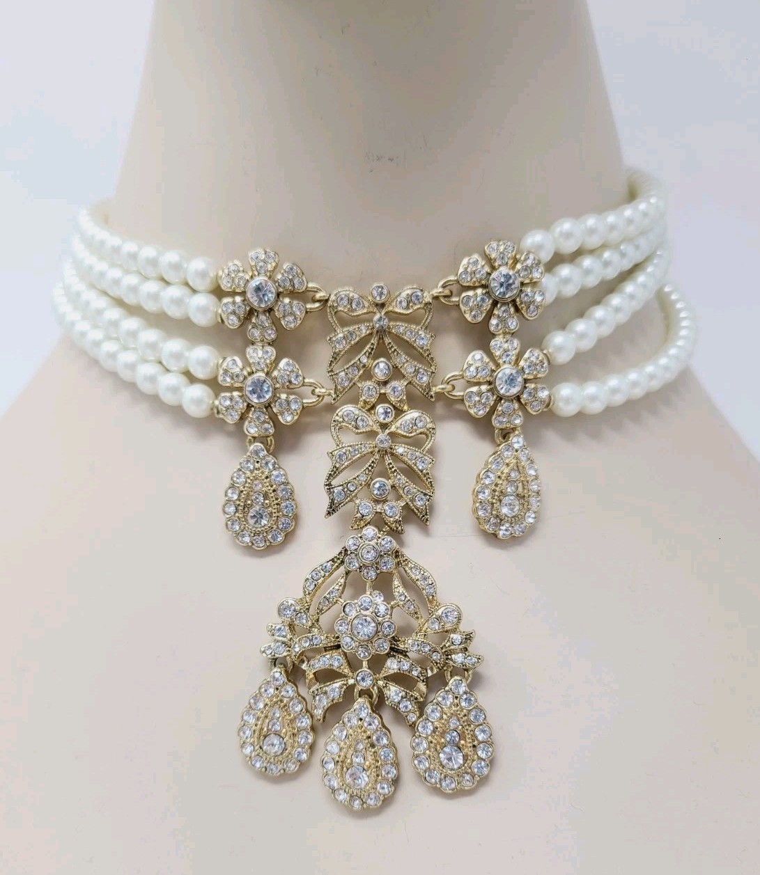 ‘Let Them Eat Cake’ Faux Pearl Choker Necklace Kenneth Jay Lane KJL Gold Tone