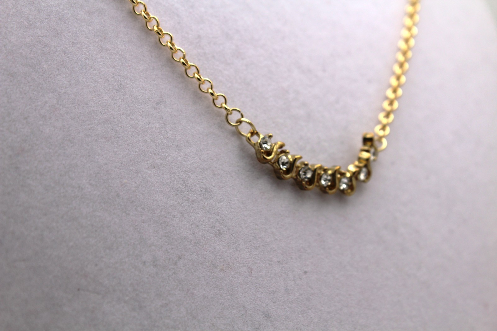 Handcrafted 21″ gold chain with 7 zirconias pendant necklace