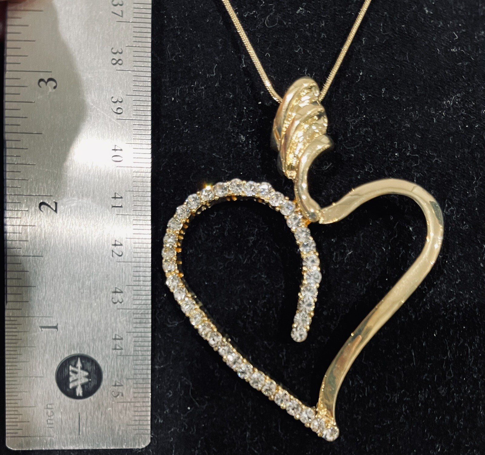 NIB LOVE HEART PENDANT ROUND CUBIC ZIRCONIA 18KT YELLOW GOLD PLATE 18″ CHAIN INC