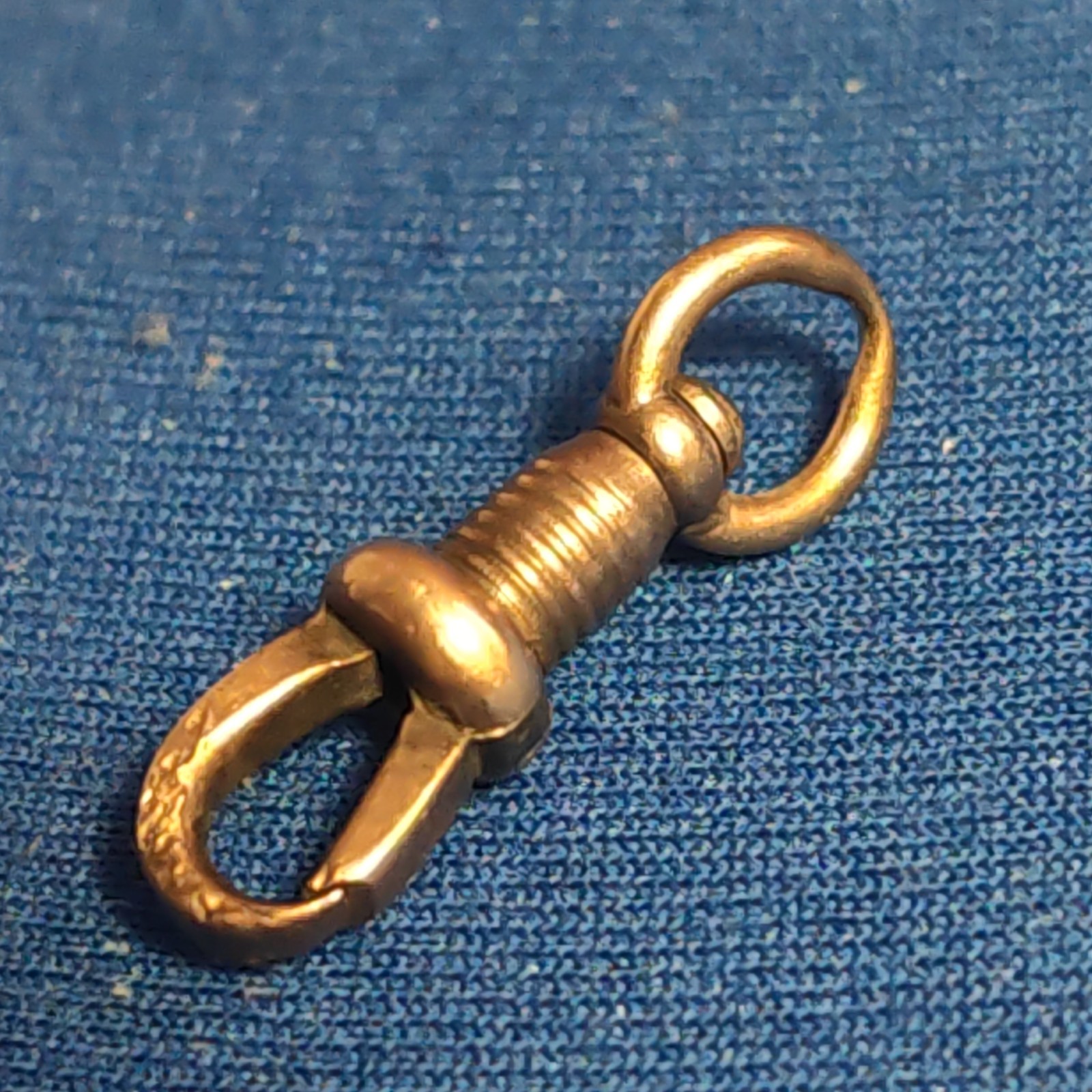 Hallmarked 9ct Yellow Gold Dog Clip In Working Order 1.5g