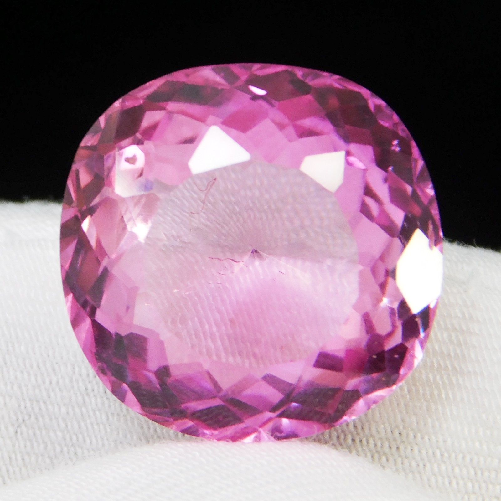 IGL CERTIFIED 21.70 ct IF Radiant Natural Vivid Pink Sapphire -Unheated Gemstone