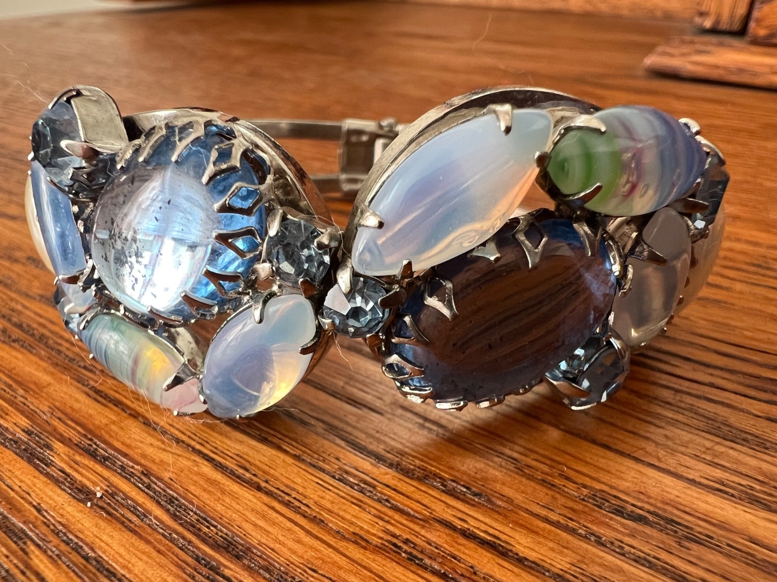 A132 Vintage Juliana Blue Glass Givre Cabochon Pearl Silve Clamper Bracelet