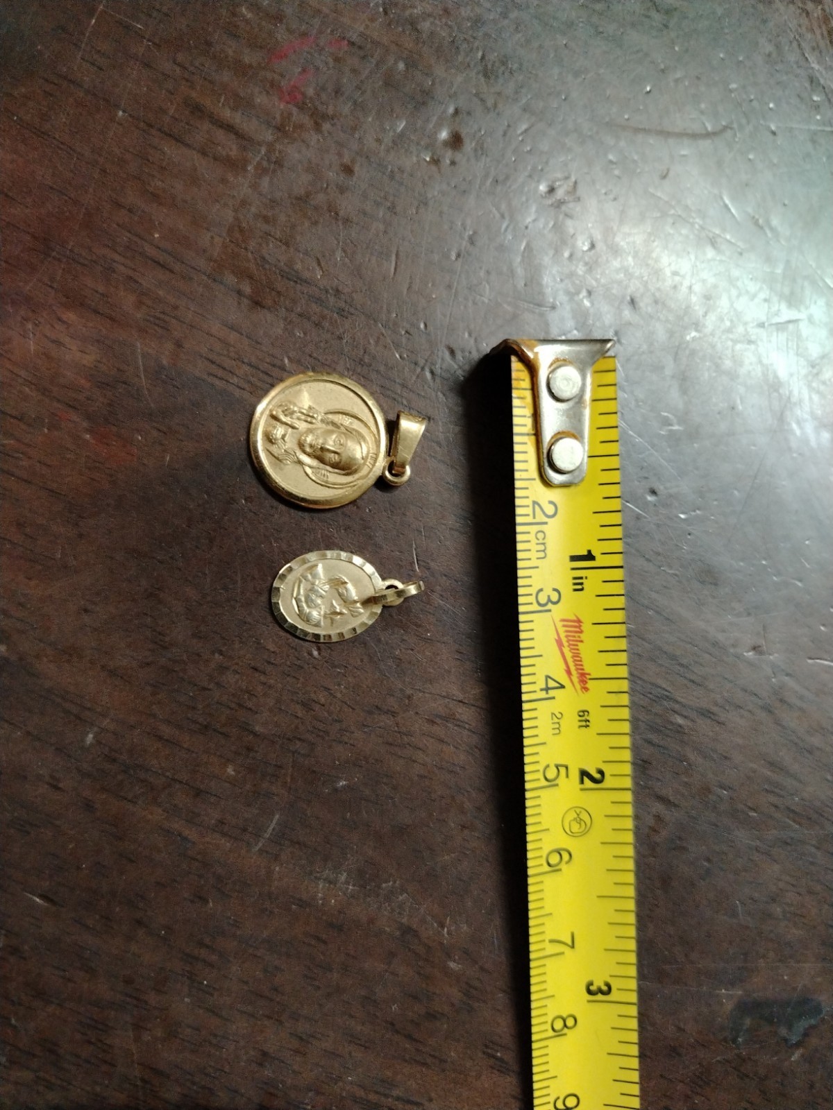 2 VINTAGE 10K YELLOW GOLD CHRISTIAN RELIGIOUS JESUS 3 GRAMS