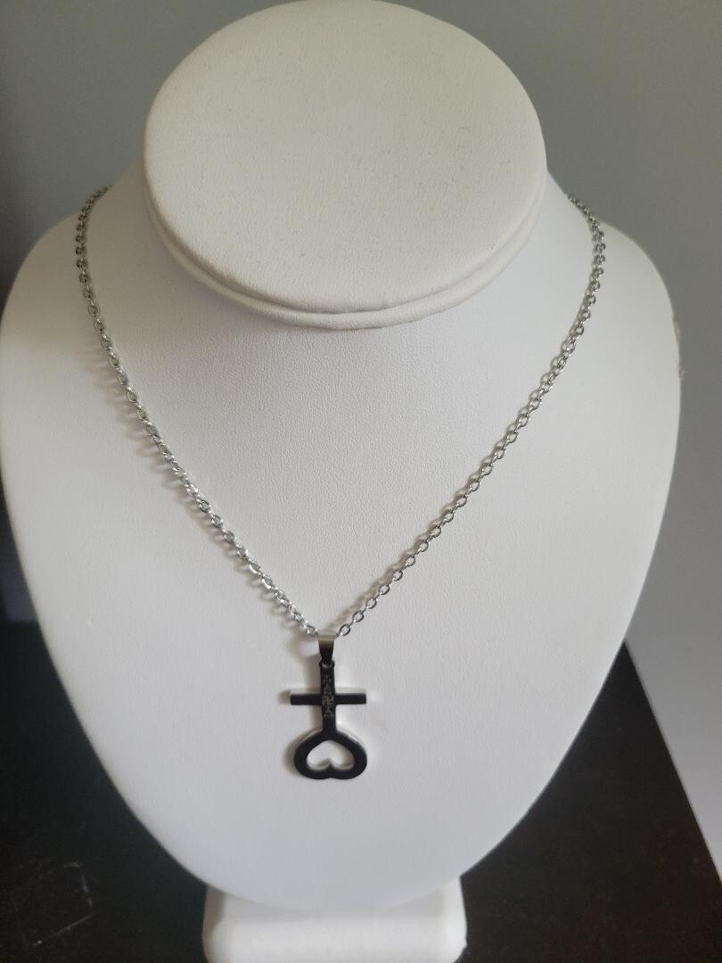 “Thien Tam” Titanium Stainless Steel Cross and Heart with word “Thien Tam”3.6 cm