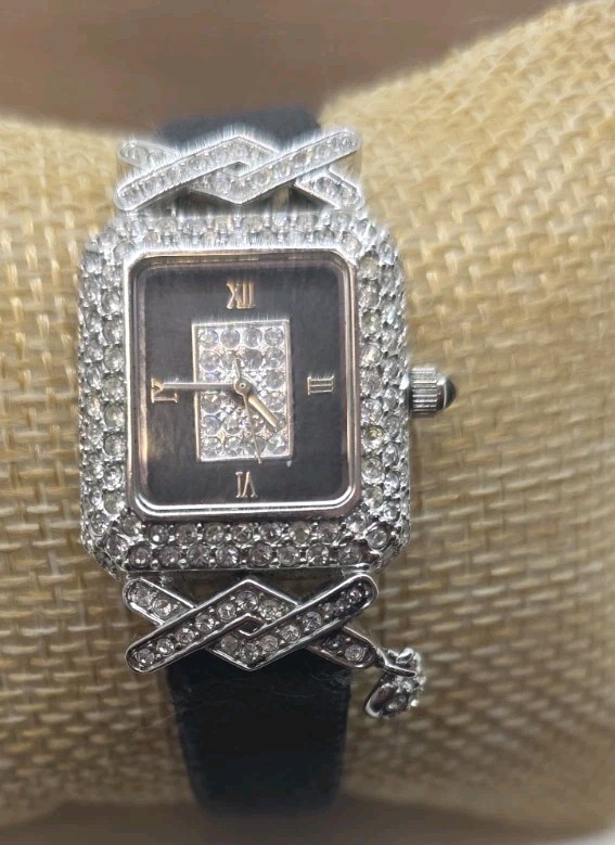 Victoria Wieck Crystal Wristwatch Rhinestones Leather & Suede Band New Battery