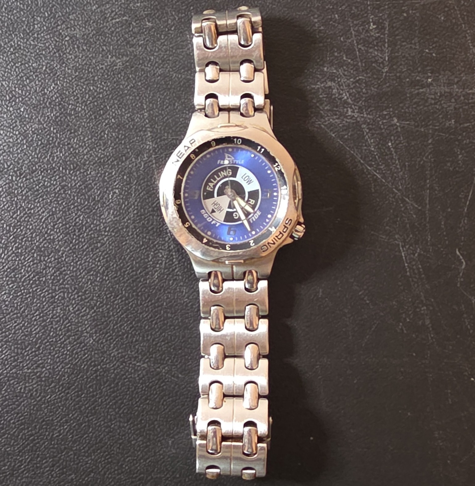 VNTG!! Freestyle Shark Tide Watch, Water Resistant 660ft, works, needs battery