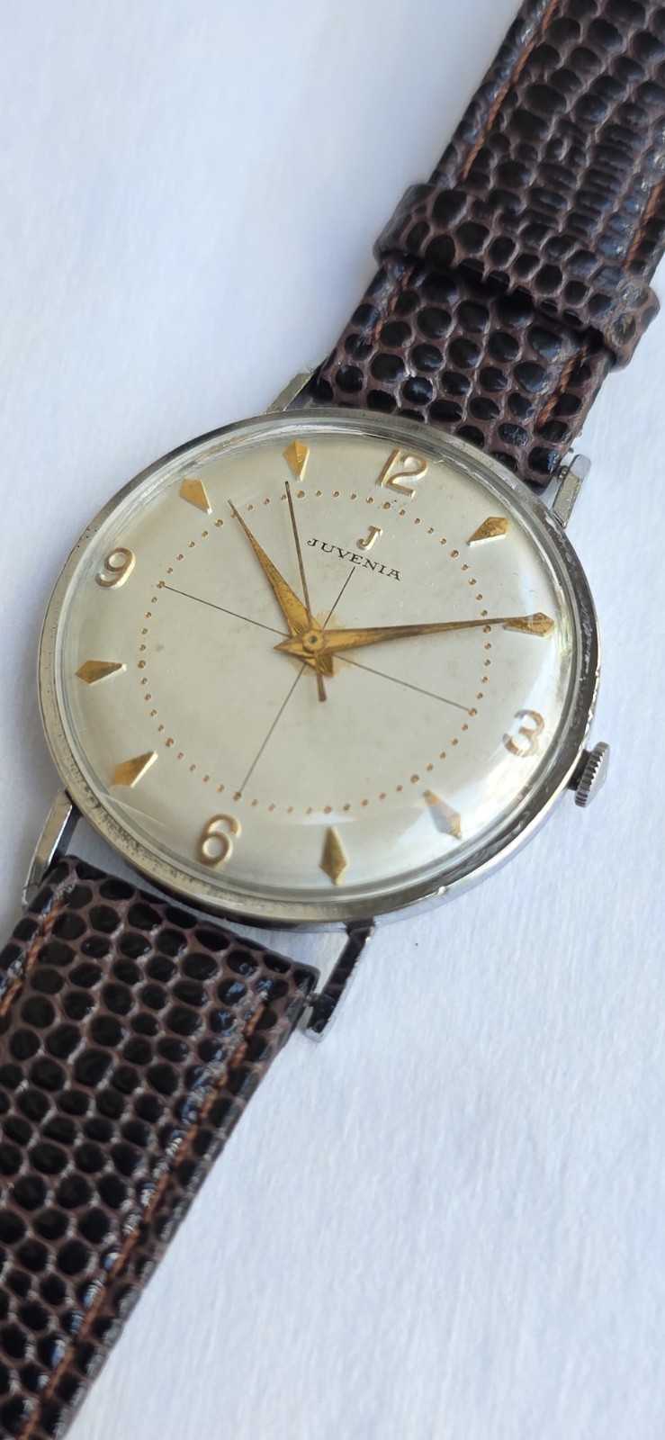 Vintage 1960’s Juvenia Cal. 612 Crosshair Dial Men’s 33mm Manual Wind Watch