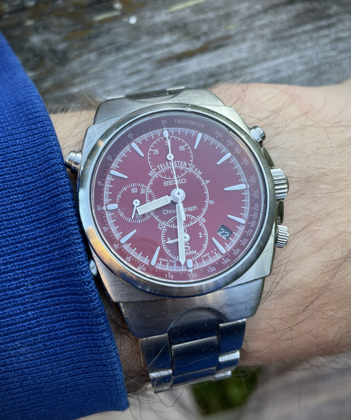 SEIKO SUS 7T32-9000 Chronograph – Desirable Red Dial