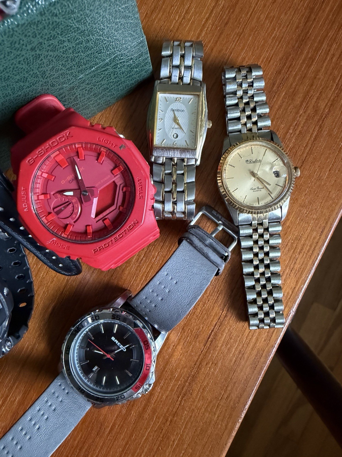 Watch Lot – Waltham, Lucien Piccard, Helbros, NOS Daytona Homage & More Untested