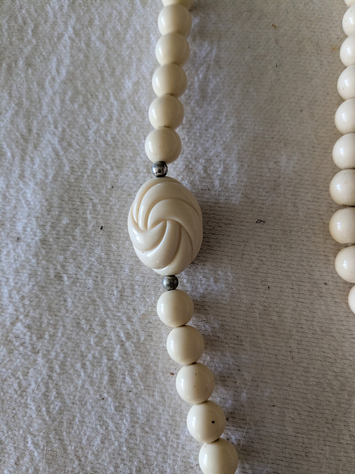 34″ Cream Acrylic Bead Necklace With 3 Lover’s Knot Stations