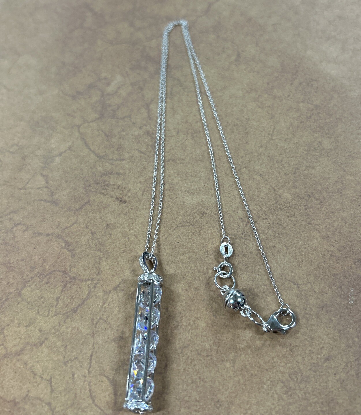 FZN 925 Sterling Silver Necklace Cylinder Of CZ Diamonds And Magnetic Clasp