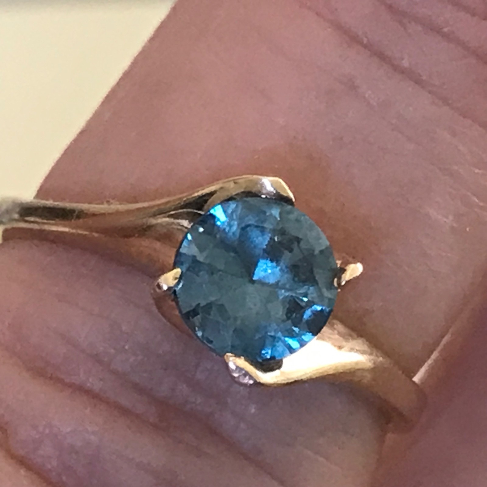 10k solitaire 6mm ring size 6.75 yellow gold 2.91g wedding band London blue