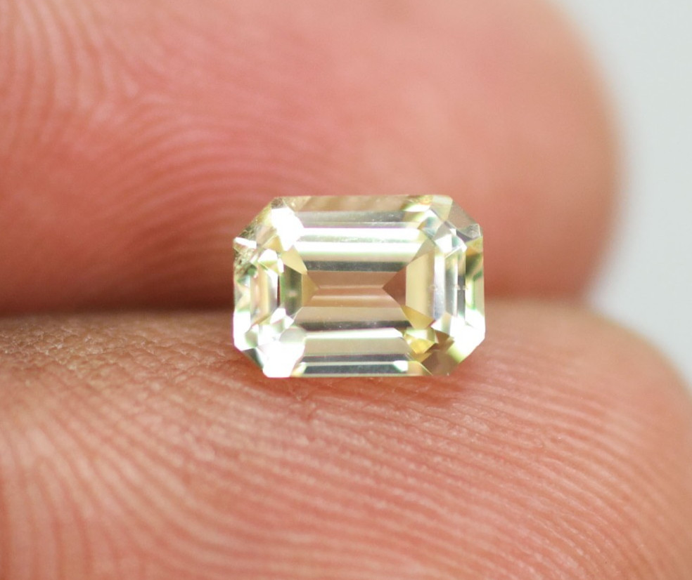1.55ct Unheated Yellow Sapphire OCT 7x5mm Pastel Yellow 100% Genuine Sapphire