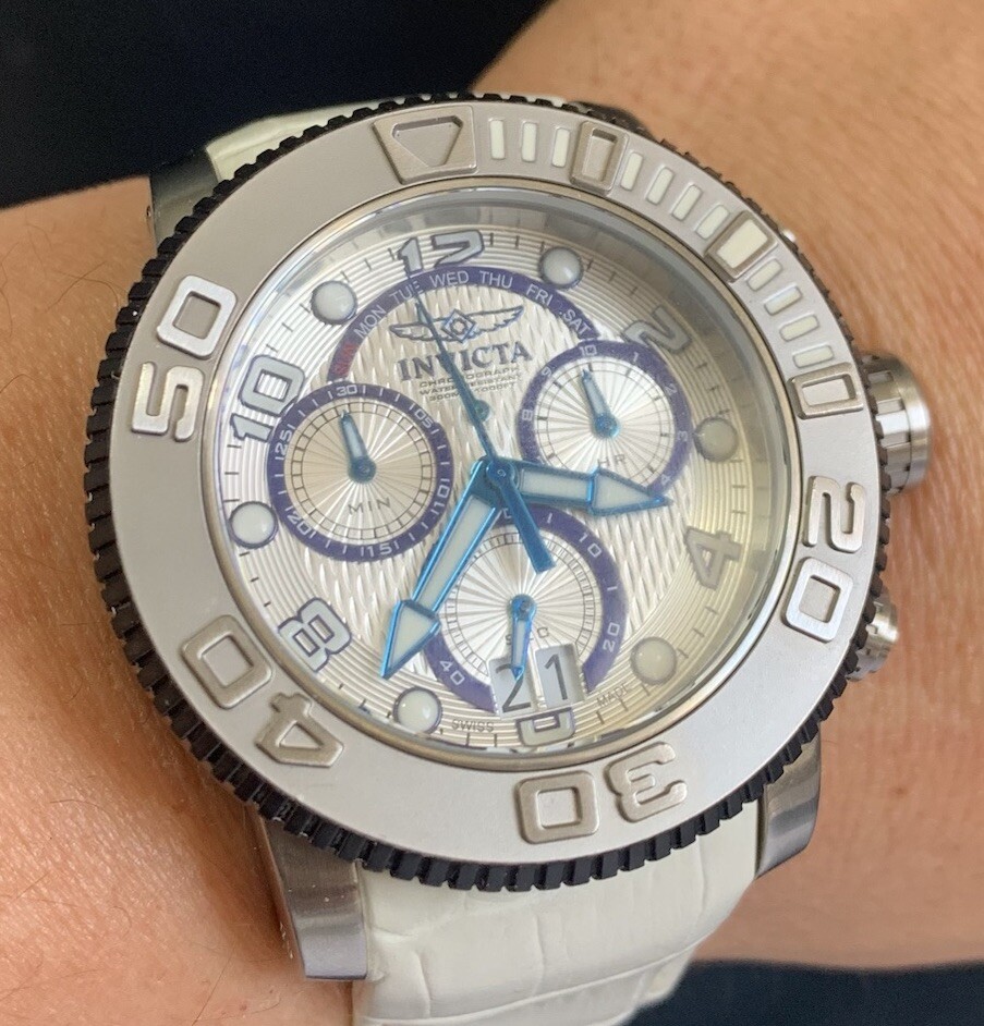 Invicta Sea Hunter Midsize 50 MM Men’s Pro Dive Watch Flame Fusion Crystal 12180